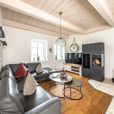 בית נופש Reetgedecktes Nordseehaus Mit Garten, Sauna & Kamin