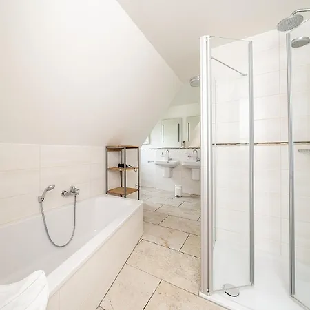 בית נופש Reetgedecktes Nordseehaus Mit Garten, Sauna & Kamin Dagebüll