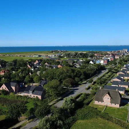 Reetgedecktes Nordseehaus Mit Garten, Sauna & Kamin *