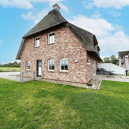 Reetgedecktes Nordseehaus Mit Garten, Sauna & Kamin בית נופש Dagebüll
