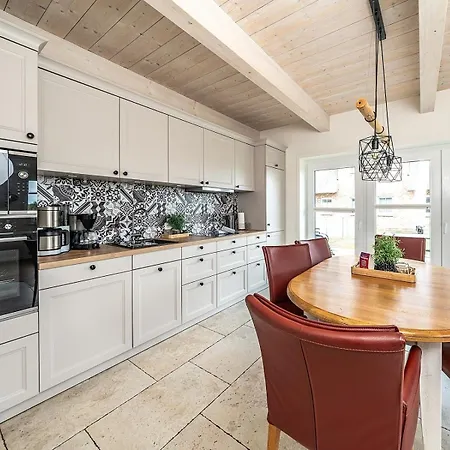 Vakantiehuis Reetgedecktes Nordseehaus Mit Garten, Sauna&kamin