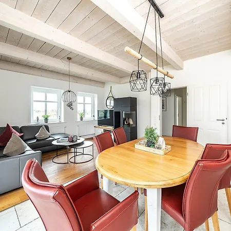 Reetgedecktes Nordseehaus Mit Garten, Sauna&kamin Dagebüll