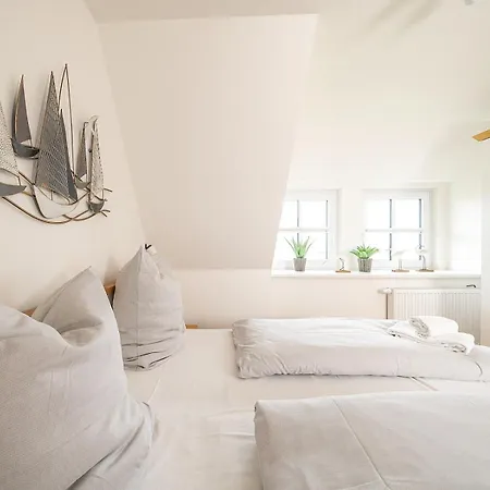 Vakantiehuis Reetgedecktes Nordseehaus Mit Garten, Sauna&kamin *