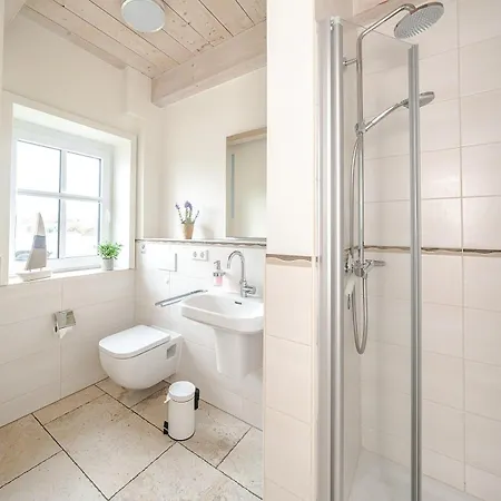 Reetgedecktes Nordseehaus Mit Garten, Sauna&kamin *