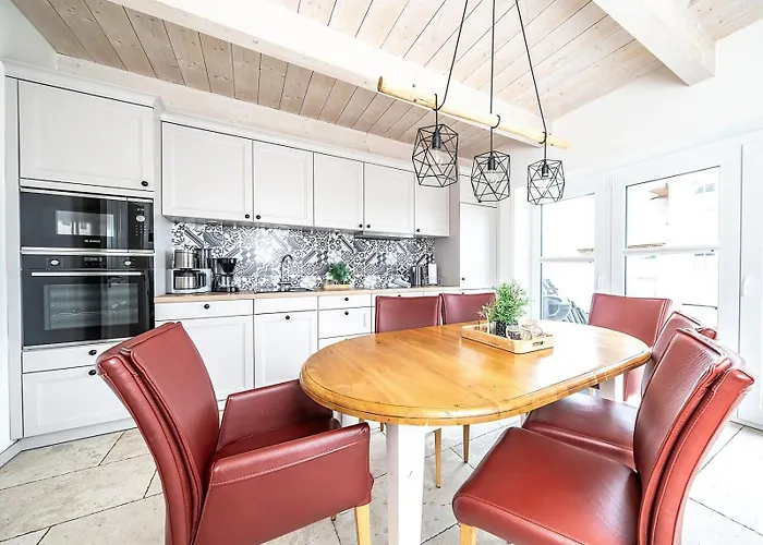 Semesterbostad Reetgedecktes Nordseehaus Mit Garten, Sauna & Kamin