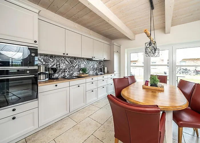 Semesterbostad Reetgedecktes Nordseehaus Mit Garten, Sauna & Kamin